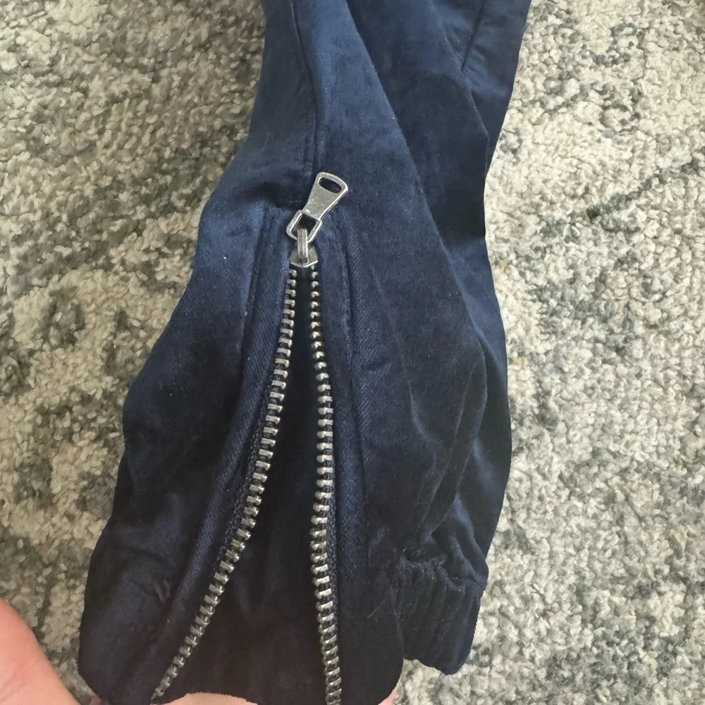 PAIGE Mayslie Velvet navy Joggers zip leg  Navy Size 29 - Picture 6 of 14